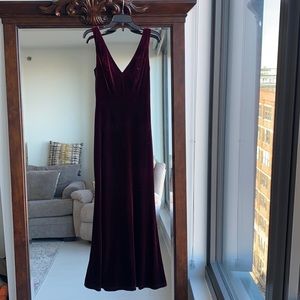 Revelry Dakota Velvet Bridesmaid Dress in Burgundy Size 6